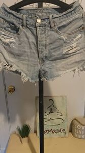 100% cotton aeo jean shorts size 6 distressed